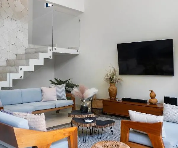Villa Spectacular 4br Style With Concierge And Secluded Pool