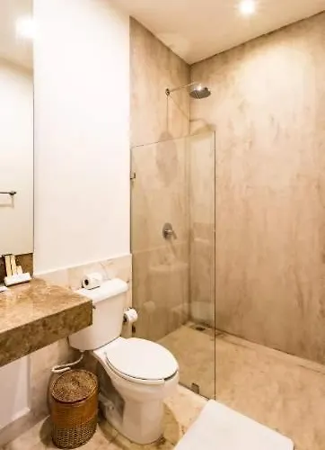 Spectacular 4br Style With Concierge And Secluded Pool *